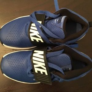 Kids Nike Hustle 08...size 2y